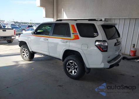 2019 Toyota 4Runner Trd Off Road z USA, uszkodzony, nr VIN JTEBU5JR9K5701693